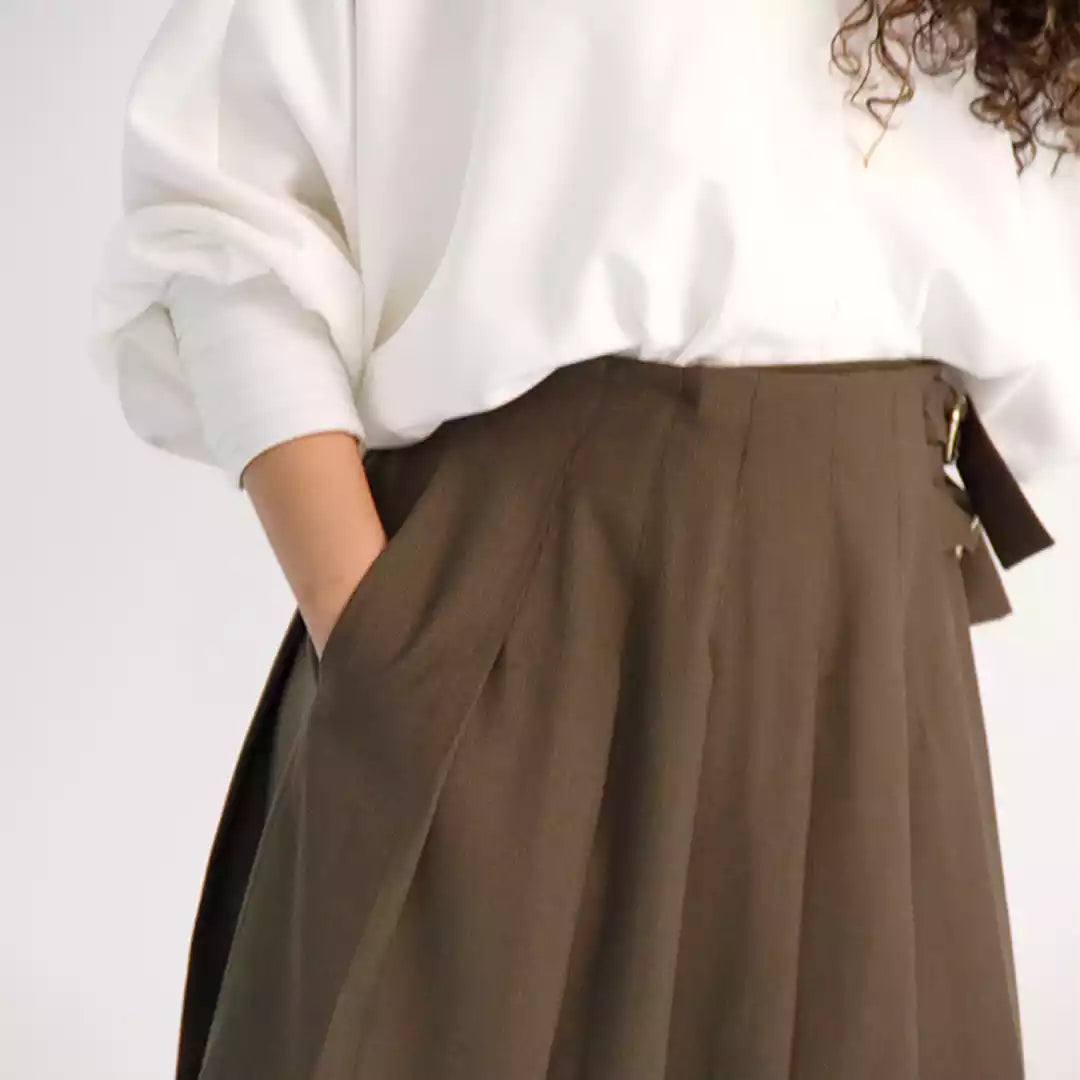 Belt pleated skirt